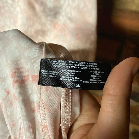 BCBGMaxAzria Y2k Pink Leopard Animal Satin Lace Trim Cami Tank Top Size Large - Picture 6 of 7